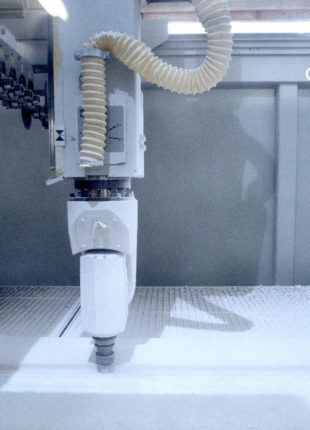 menuiserie et agencement en résine de synthèse sur mesure type krion corian varicor hi macs kerrock vecor meganite