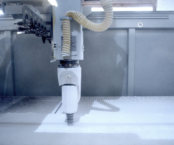 menuiserie et agencement en résine de synthèse sur mesure type krion corian varicor hi macs kerrock vecor meganite