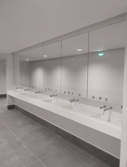 aéroport de marseille plans vasque et sanitaires fabriqués sur mesure en varicor cm distribution fabricant français