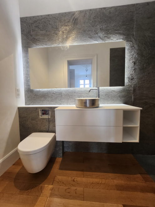 meuble de salle de bains en résine de synthèse Krion Corian, façade en Corian