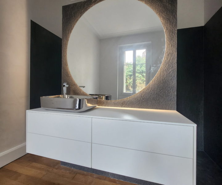 meuble de salle de bains en résine de synthèse Krion Corian, façade en Corian