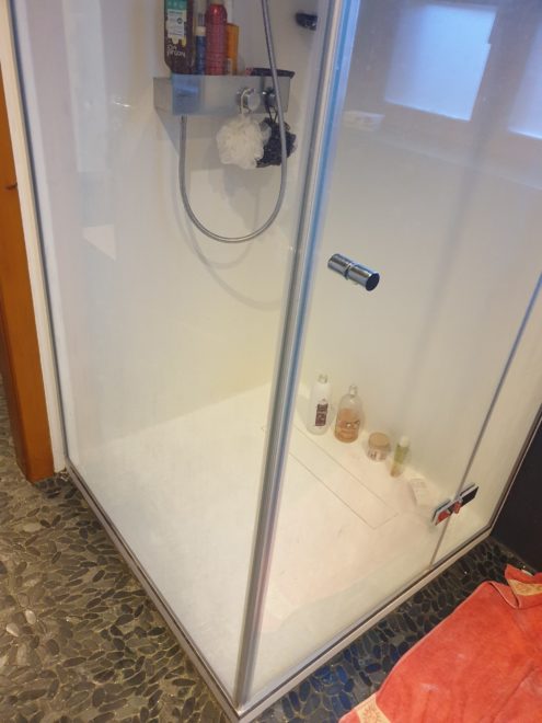 Meuble vasque résine de synthèse Krion et vasque B820 et mobilier en EGGER fabrication France